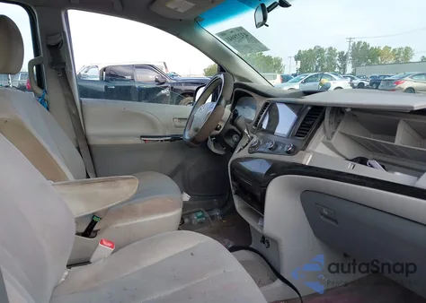 2012 Toyota Sienna Base V6 7 Passenger из США, поврежденный, VIN 5TDZK3DC3CS183595